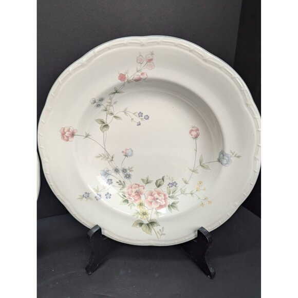 Mikasa Dinner at Eight DB 010 Gardenia Wide Brim Soup Bowl Replacement Lot of 2 - Picture 5 of 9